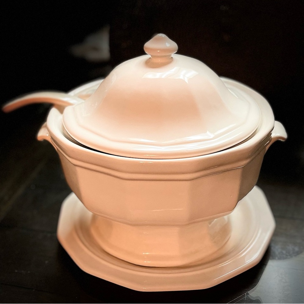 White tureen (4pcs)